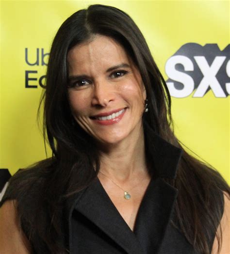  Patricia Velasquez's Physical Appearance and Body Measurements 