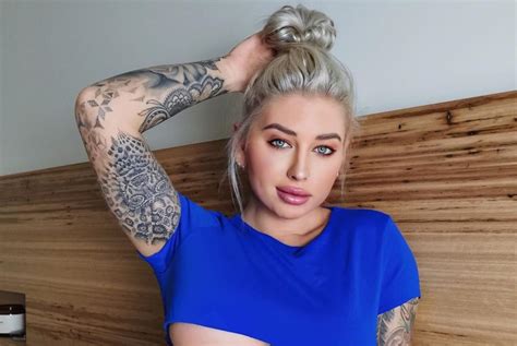  Vicky Aisha: A Promising Talent in the World of Fashion Modeling 