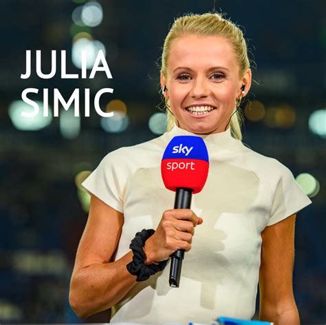  Who is Julia Simic?