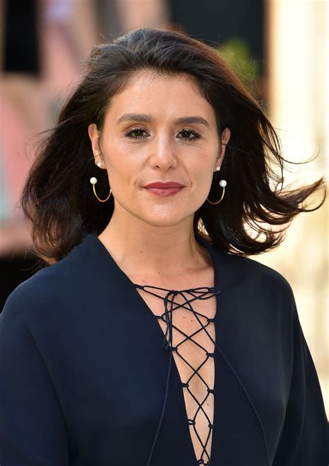 A Comprehensive Look at Jessie Ware's Background
