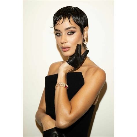 Age and Height: Unveiling Esmeralda Pimentel's Personal Details
