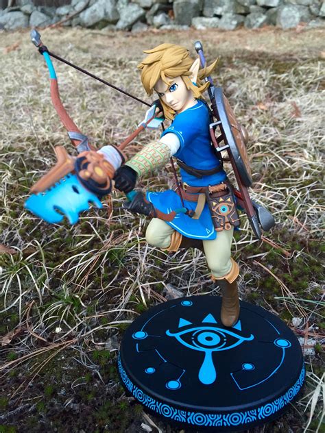 All About Zelda Hunt's Figure