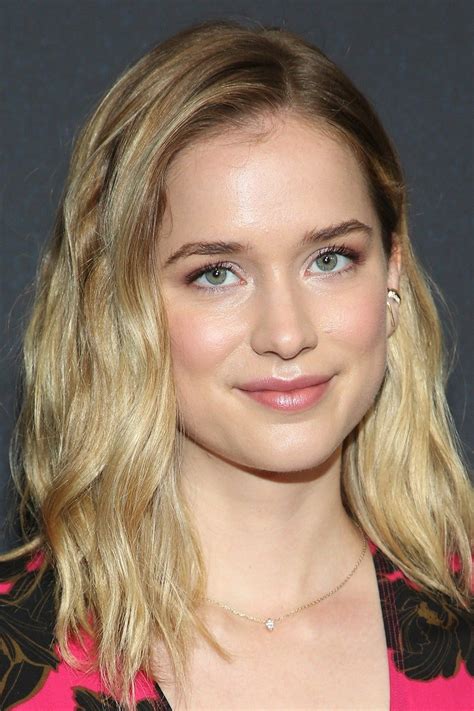 An Insight into Elizabeth Lail's Formative Years