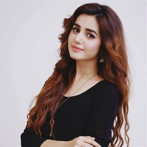 Anum Asad's Height and Figure: The Perfect Measurements