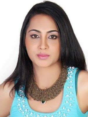 Arshi Khan Figure and Body Measurements