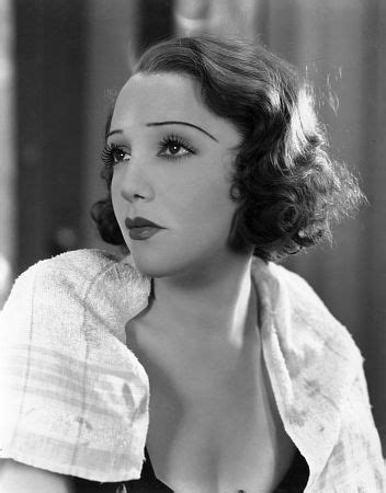 Bebe Daniels' Influence on Fashion and Beauty Trends