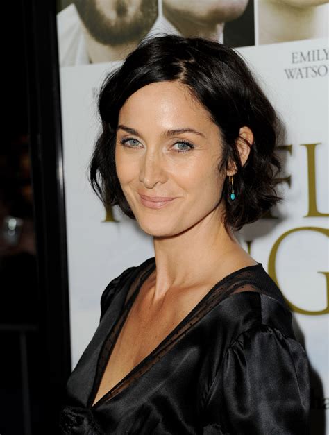 Carrie Anne Moss: A Journey through the World of Acting and Achievements