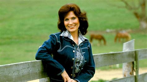 Debunking the Myth: Diving into Loretta Lynn's Real Age and the Secrets to Her Timeless Beauty