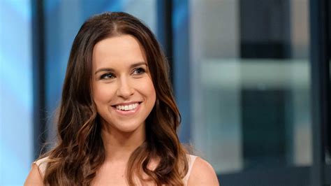 Deciphering the Enigma of Lacey Chabert's Height