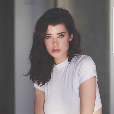 Discovering Sarah Mcdaniel's Figure: Beauty Beyond the Norm