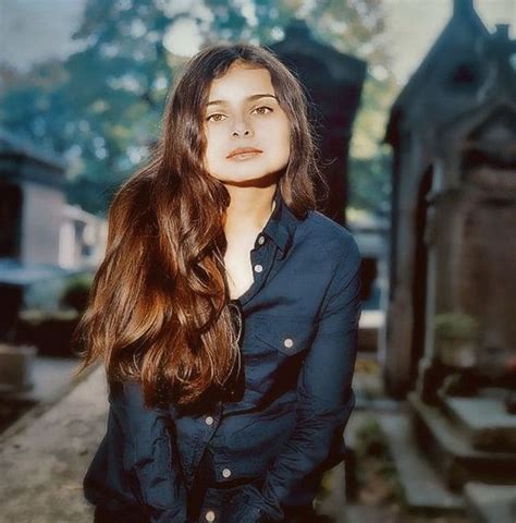 Early Life and Career of Hope Sandoval