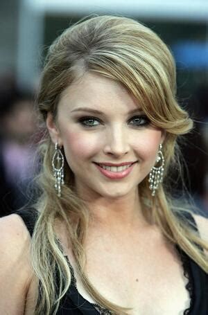 Elisabeth Harnois: A Versatile Performer in Hollywood