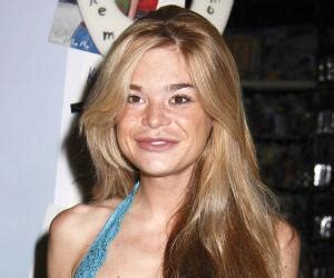 Ellen Muth's Early Life and Career Beginnings