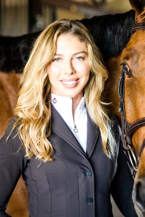 Embarking on a Successful Equestrian Journey: The Remarkable Ascension of Hannah Selleck