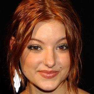 Examining Stacie Orrico's Style and Fashion Choices