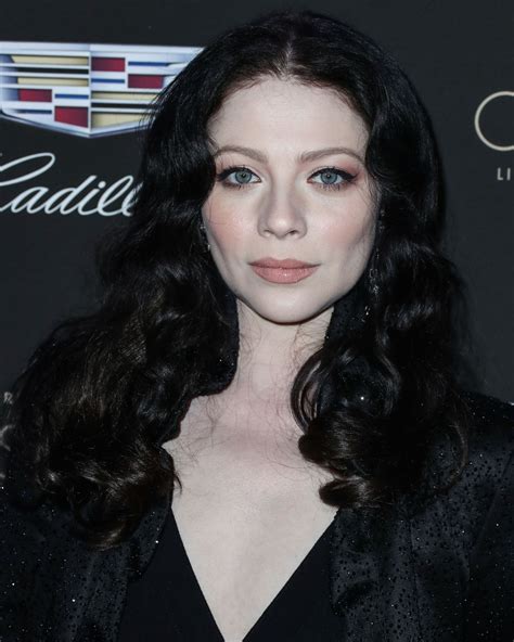 Exploring Michelle Trachtenberg's Height and Physical Appearance