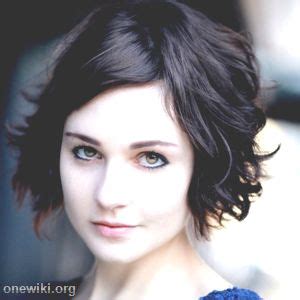 Exploring Tuppence Middleton's Age, Height, and Figure