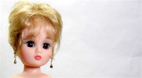 Financial Standing of Ivana Doll