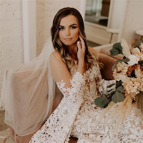 Finding Your Dream Wedding Gown: Essential Tips for an Enchanting Look