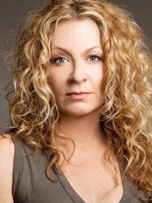 Height and Figure: Sarah Colonna's Physical Appearance