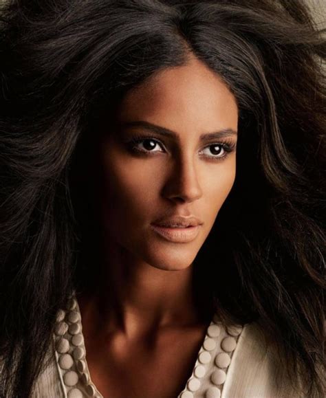Impact and Influence: Emanuela De Paula's Contribution to the Fashion Industry