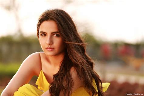 Jasmin Bhasin: Personal Background