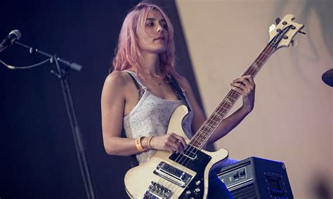 Jenny Lee Lindberg: A Rising Star in the Music Industry