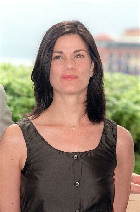 Linda Fiorentino - A Remarkable Life Journey