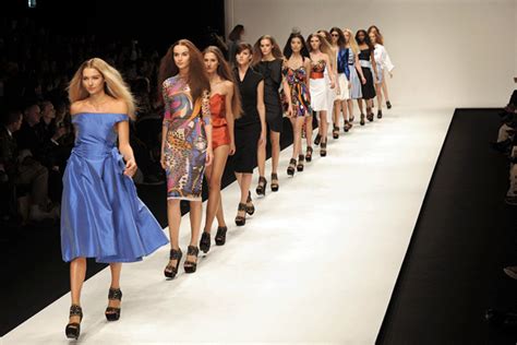 Modeling Career and Achievements in the Fashion Industry