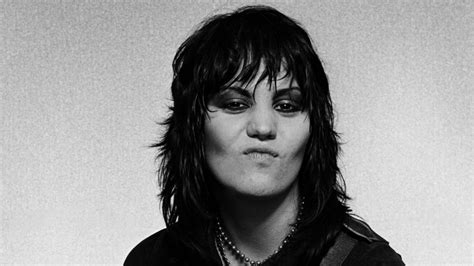 Rock 'n' Roll Lifestyle: Insights into Joan Jett's Personal Life and Relationships