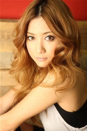 Saki Kagami: A Rising Star in the Entertainment Industry