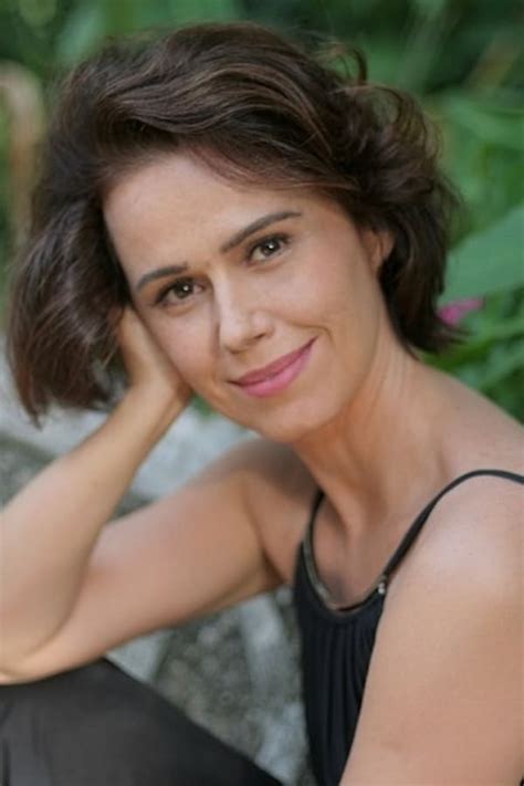 Suzana Ribeiro Biography: From Theatre to Television