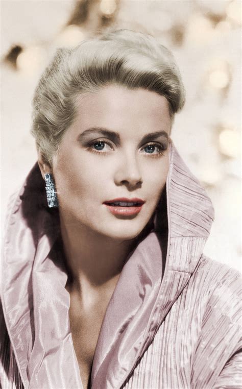 The Ageless Beauty: Exploring the Timeless Elegance and Grace of a True Legend