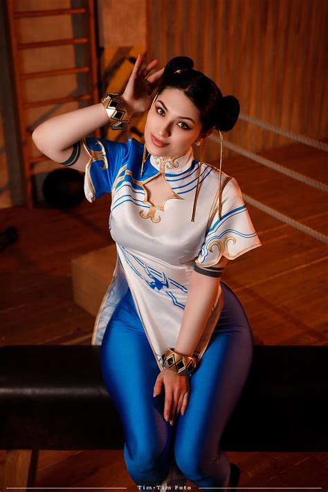 The Alluring Physique of Juk Cosplay