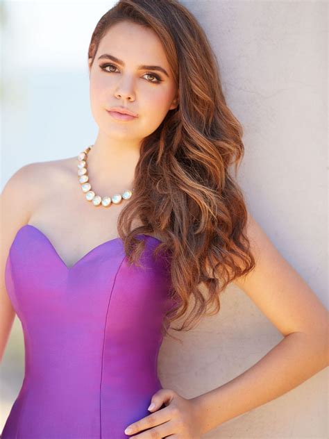 The Elegance, Physique, and Allure of Bailee Madison: A Hollywood Starlet to Admire