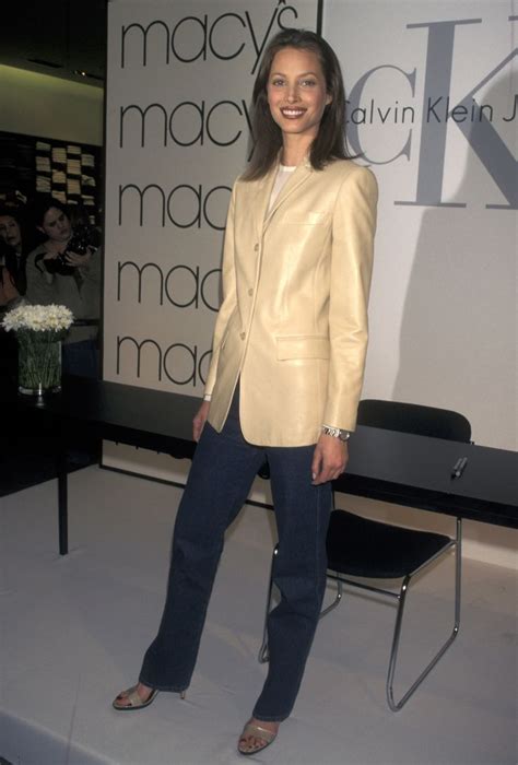 The Evolution of Turlington's Style in the Fashion World