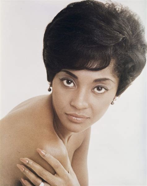 The Iconic Style of Nancy Wilson: Fashion and Image