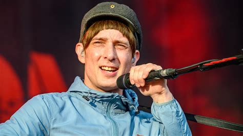 The Inspirational Path of Gerry Cinnamon: From Hard Hat to Chart-Topping Musician
