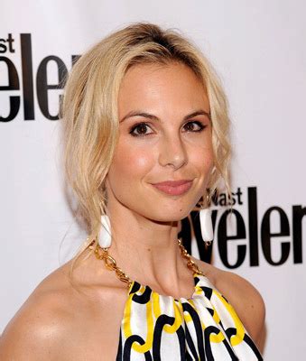 Unraveling the Timeless Beauty of Elisabeth Hasselbeck