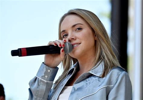 Unveiling Danielle Bradbery's Age and Height