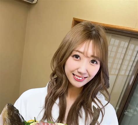 Unveiling Yuna Momose's Age, Height, and Figure